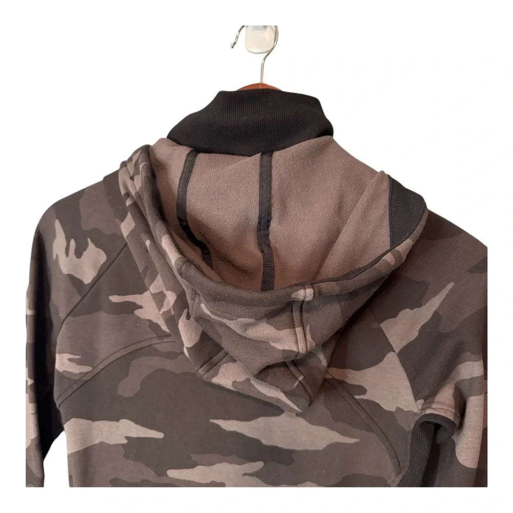Athleta Triumph Zip Up Hoodie in Black Camo. EUC. Women’s Size Small - Picture 9 of 14